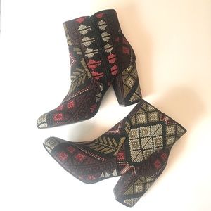 Rampage Brocade Booties boots 9.5 pattern winter
